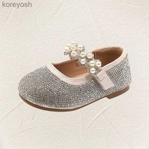 Första vandrare 11-16 cm 2023 Brand Baby Girls First Walkers för födelsedagsfest Twinkle Crystal Soft Toddler Shoes For Spring 0-3y spädbarn Flatsl231016