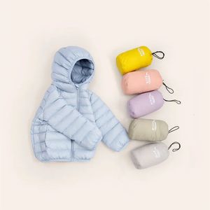 Down Coat 313y Barn White Duck Boys Jacket Förtjockade barn för Girl Winter 2023 Casual Candy Color Warm Hooded Clothes 231016