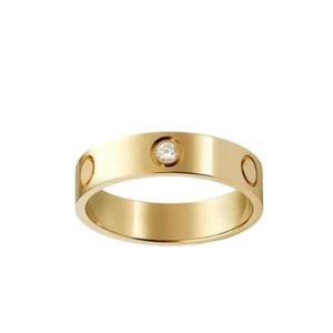 Yeni aşk yüzüğü lüks mücevherler kadınlar için altın yüzükler titanyum çelik alaşım altın kaplama proses moda aksesuarları asla solmamayı alev değil 297k