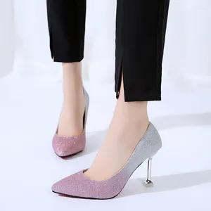 Robe chaussures 2023 sexy bout pointu français stiletto talon haut dégradé rose mariage sur talons femmes luxe femme chaussure de mariée