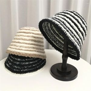 Berets 2023 Pelúcia Artificial Balde Chapéu Fisherman Cap Feminino Outono Inverno Macio Fluffy Listrado Bacia Quente para Mulheres