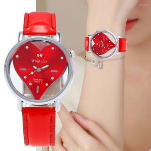 Armbandsur modeklockor för kvinnor Creative Heart Shape Luxury Quartz Watch Leather Strap Armband Ladies Clock Moda Mujer Montre