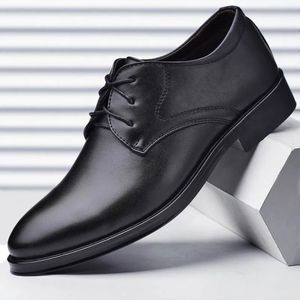 Sukienka buty Plus Size Man Buty Formalne czarne skórzane buty dla mężczyzn koronkowe Oxfords na męskie przyjęcie weselne Biuro Business Bute Men 231016