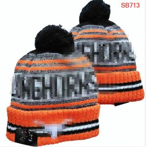 Men's Caps NCAA Hats All 32 Teams Knitted Cuffed Pom Alabama Longhorns Beanies Striped Sideline Wool Warm USA College Sport Knit hat Hockey Beanie Cap For Women's a2