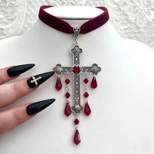 Chokers Punk Große Kreuz Choker Halskette für Frauen Vintage Red Goth Gothic Samt Anhänger Y2k Mode Mädchen Zubehör 231016