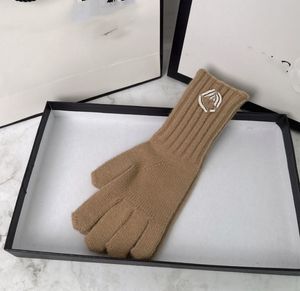 Europejska marka wiatroodporne skórzane rękawiczki Lady Touch Screen Futro Usta Zimowe ochronę ciepła styl wiatru wiatrowy