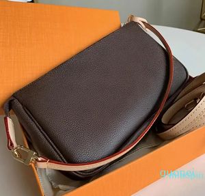 Pochette Accessoires Kadınlar Crossbody Bags Klasik Moda Mektup Cüzdan Çantası Tasarımcı Yüksek Kalite El