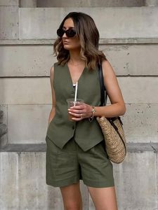 Kvinnors spårdräkter Casual Solid 2 Piece Female Suits V Neck Sleeveless Vest Coats Pleated Shorts Outfits Women Streetwear Ladies Set Summer