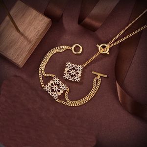Gold Hollowed Out Three-Dimensional Square Pendant Necklace Luxurious Geometric Design OT Buckle Bracelet Carved With Diamond Earrings Ring Brooch Jewelry LOS -01