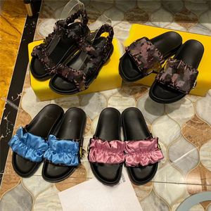 Women's Designer Slipers F 2023 Summer Can Go Out Letter Flip-flops Sandals
