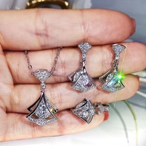 Choucong Marka Düğün Takı Seti 925 STERLING Gümüş El Yapımı Çarpıcı Yuvarlak Kesim 5A Kübik Zircon CZ Elmas Klavikula Kolye Kolye Sarkla Küpe Açık Yüzük