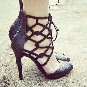 Sandalen Damenschuhe Schnür-Gladiator-High-Heels Kreuzgebundene hohle Pumps Peep Toe Schlangenleder Sexy Party-Sandalen