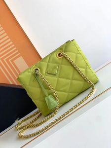 Designer 10 A Hobo Hobo Counder Tote Crossbody Nylon Bag Wallet الأنيقة حقيبة يد أخرى من سلسلة Gold Hands مع حقائب ذات علامات تجارية مصممة للأزياء.
