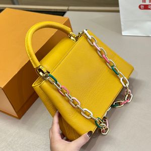 2023 Designer Bag Classic Elegant New Color Real Leather Capucine Taurillon Lady Lock Me Louies Handbag Crossbody Totes Women Brand Handle Purse Plånbokväskor