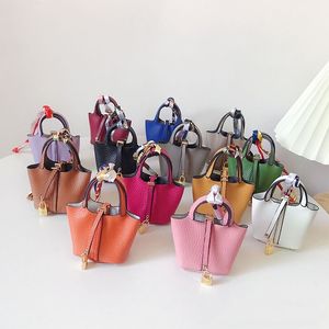 ciondolo mini borsa cestino di verdure di design portachiavi auto in pelle PU ciondolo mini borsa secchiello creativo femminile