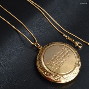 Kedjor diy mode retro stil brev tryck glänsande guld halsband hänge kreativa runda po ram fall smycken kvinnor favorit