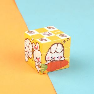 Cubo de rubik nível 3 dos desenhos animados acessórios de resina diy saco pingente chaveiro pequeno presente brinquedo criativo presentes para bons amigos