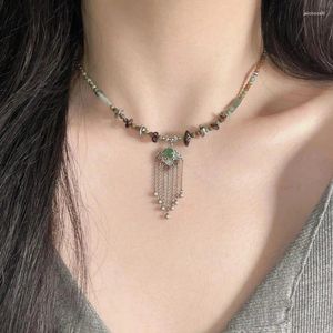Anhänger Halsketten Ethnische Stil Ruyi Quaste Imitation Jade Peace Lock Halskette Für Frauen Vintage Perlen Party Schmuck Zubehör