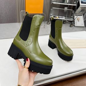 Autumn New Women LAUREATE PLATFORM Boots Luxury Designer Classic Brand Letter Printing Sign Martin Boots Sheepskin Lining Non Slides Sole Famous Ladies Boots
