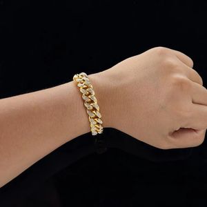 Kubansk kedja hiphop trenddesigner armband för män lyxiga smycken full diamant charm armband mens smycken street rap armband mode armband glänsande kedja