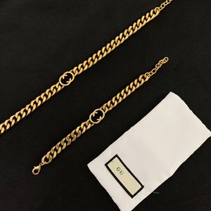 Women Designer Choker Necklace Armband örhängen Enkel pendelle Koppar lyx varumärke set grossist