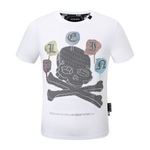 PLEIN BEAR T SHIRT Mens Designer Magliette Marchio di abbigliamento Strass PP Teschi Uomo T-SHIRT GIROCOLLO SS SKULL Maglietta Hip Hop Top Tees 16670