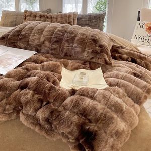 Set di biancheria da letto Pelliccia di coniglio finta Autunno Inverno Set caldo Peluche delicato sulla pelle Calore traspirante Copripiumino Queen Accogliente set trapunta 231017