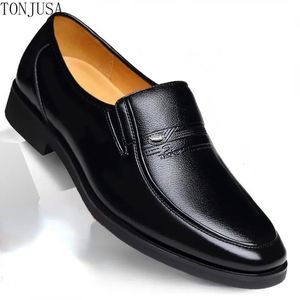 Klänningskor läder män formella skor lyx varumärke män loafers klänning mockasins andas slip på svarta körskor plus storlek 38-44 231016