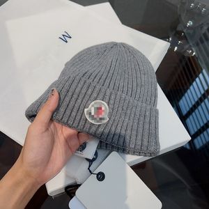 Chapéus de designer de moda masculino e feminino gorro outono / inverno chapéu de malha térmica chapéu de marca de esqui gorro de alta qualidade xadrez crânio chapéu de luxo quente boné de malha M002