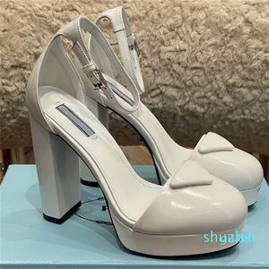 scarpe eleganti sandali di design di lusso con tacco alto scarpe da donna bianche con decorazioni triangolari