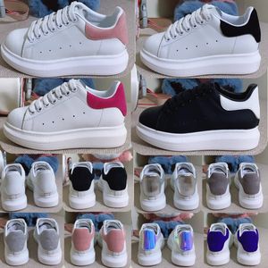 baby designer skor läder snörning barn barn ungdomsplattform sneakers vita svarta pojkar flickor sammet mocka casual spädbarn småbarn sko de espadrilles