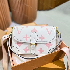 Moda popularna kobiety crossbody torby bagietki top skórzane listy kwiatowe lady designer torby komunikatorowe klasyczne torby na ramię