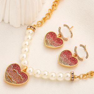 Fashion Jewelry Sets Letter Diamond Pendant Necklace Stud Earring Designer Women Choker New Party Wedding Gift Brand Heart Pearl Necklace 18K Gold Plated High Sense