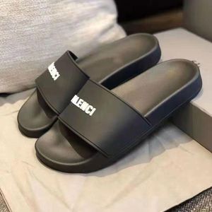 2023 Designer slippers for men and women classic Bancga slippers summer sandals