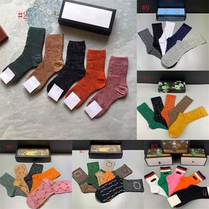 Designer Socken für Herren und Damen, Unterwäsche, fünf Paar, klassische Buchstaben, Sportstrümpfe, Winter-Baumwolle, lässige Socken, Geschenkbox265b