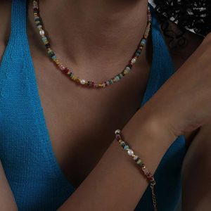 Choker Bohemian Kolorowe koraliki z kamienia naturalnego Naszyjka dla kobiet słodkowodna perła krótka 18 -karatowa złota biżuteria ze stali nierdzewnej