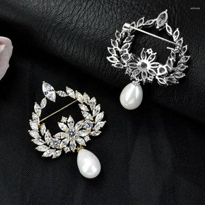 Brosches Suyu Micro-inbäddade kubiska zirkoniumbroscher för kvinnors pin Tassel Crown Retro Accessories