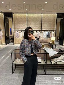 Kadın Ceketler Tasarımcısı Chan Yeni 2023 Marka Ceket Moda Yüksek End Sonbahar Kış Zincirleri Hardigan Tüvit Çılgın Bahar Camellia Desen I8v3