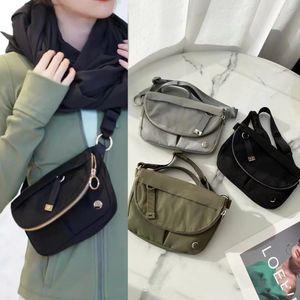 Lu day packs fashion festival stuff sacchi borsa Borse da esterno Ladies Fitness Gym Borsa da marsupio Nuova custodia ascellare leggera Borsa laterale LL