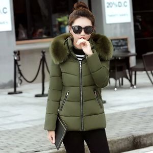 Piumino da donna Parka Giacca invernale da donna Fodera in velluto Addensato con cappuccio Plus Size Piuma allentata Parka Grigio Tasche con cerniera Cappotto spesso 231018