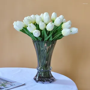 Decorative Flowers Simulated Flower Tulip Home Decoration Vase Wedding Pography Props Chapel