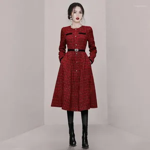 Casual Dresses Designer 2023 Autumn Small Fragrance European Women Dress Luxurious Beads Belt O Neck Long Sleeve Tweed Slim Midi