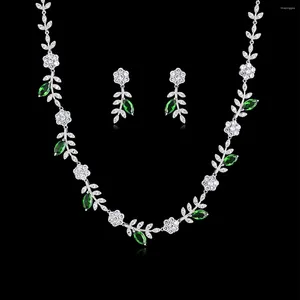 Collana di orecchini set classico CZ zirconi cubici da sposa orecchini di fiori di cristallo per le donne Accessori da ballo