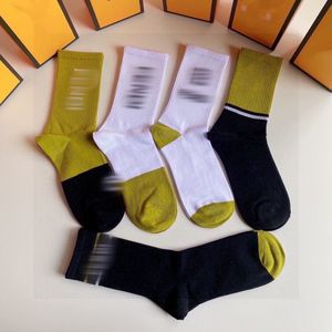 Designer Mens Womens Socks 5Colors FFGG Sports Four Seasons Letter Print Marca Algodão Mens e Womens Mid Tube Socks A2