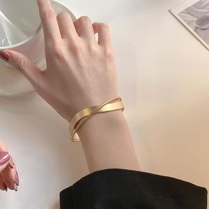 Bracciale rigido elegante geometrico color oro opaco bracciale polsino stile vintage di alta qualità per regali di gioielli personalizzati da donna230H