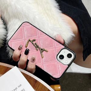 Cell Phone Cases Velvet Cell Phone Cases Designer for Iphone 15Pro 15 promax 11 12 13 14 Pro Max Winter Luxury Letters Phone Case Gold Y Phonecase Unisex 8QX5