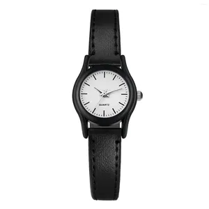 Armbanduhren Unisex Liebhaber Mode Business Design Handuhr Leder 2 Rupien Artikel Türkei Zollprodukte Reloj Para