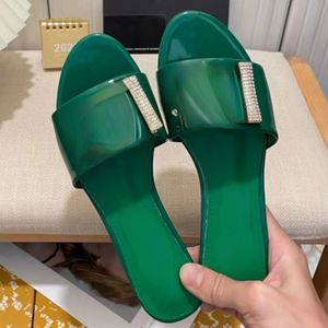 New fashion slippers luxury designer sandals leather letter beach shoes outdoor anti slip word platform shoes women's indoor shoes banquet candy shoes