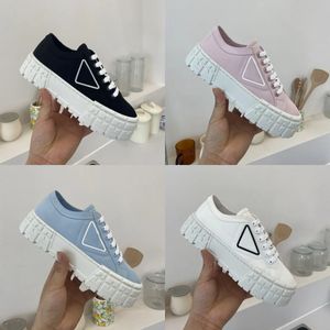 Designer Runing Shoes Casual Shoes Men Women Luxury Sneaker Shoes Chunky Lightweight Sole Shoes White black Outdoor Mens trainers comfort sports