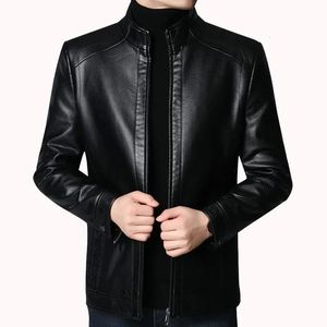 Jaqueta masculina de couro falso, jaqueta de marca primavera outono cor sólida outono jaqueta macia moda masculina fina mangas compridas com zíper roupas 231018